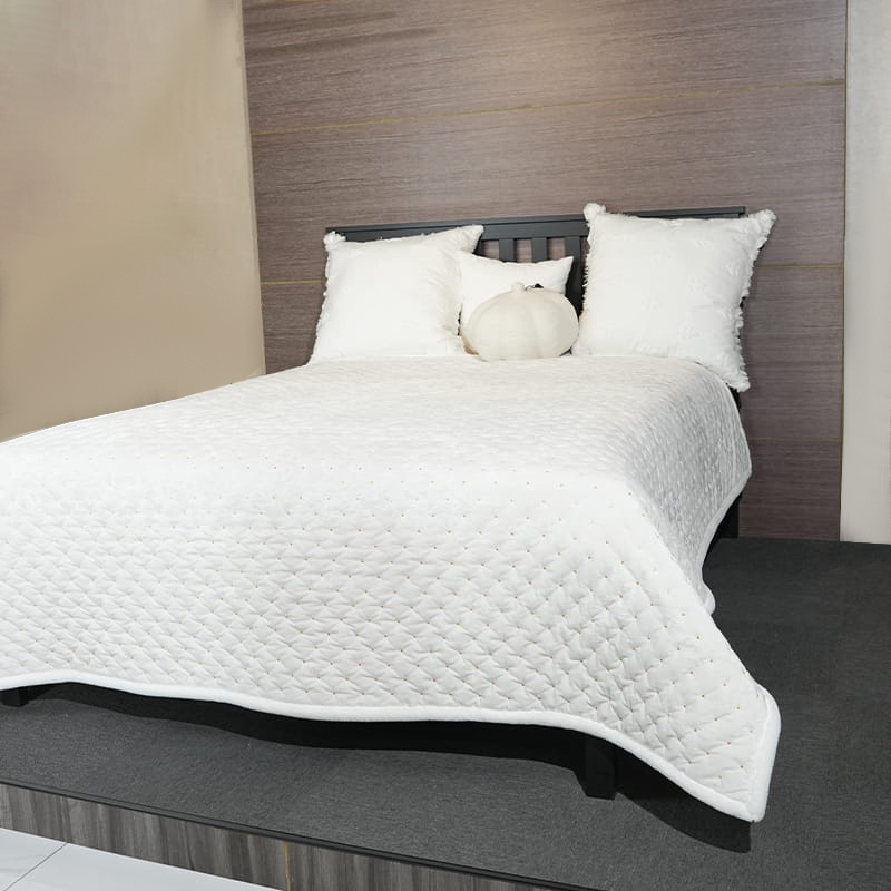 Goldfaden-Stickerei-Quilt-Set